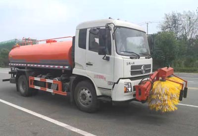 東風(fēng)天錦高速護(hù)欄清洗車