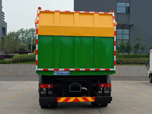 東風(fēng)天錦廂式垃圾車